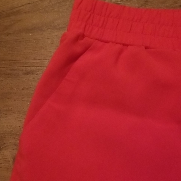 Coral Rayon high waisted shorts - Picture 2 of 4